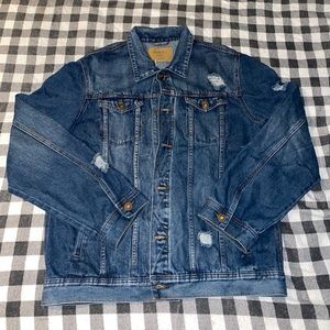 NWT Men’s Distressed Denim Jacket